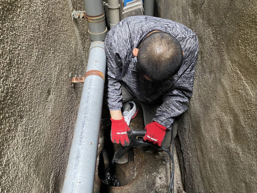 外部配管洗浄中