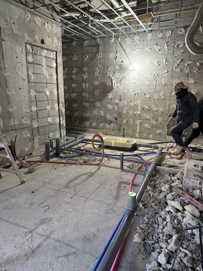 厨房給水管、湯管、排水管配管工事1