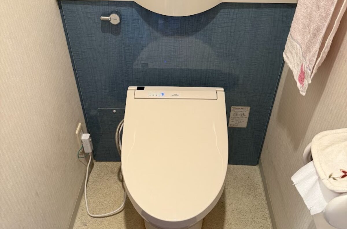 大阪府大阪市住之江区TOTO温水洗浄便座ウォシュレットS1 TCF6543交換工事