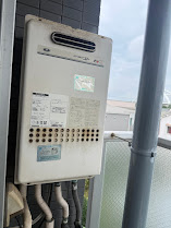 大坂ガス（N）131-H810ハーマンYV1660R　16号高温水供給式給湯器(高温差し湯タイプ)施工前