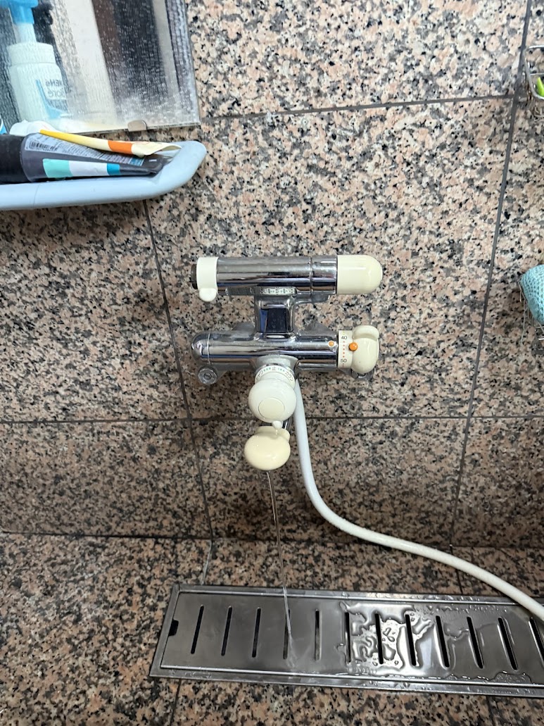 TOTOシャワー水栓TM293CBR施工前