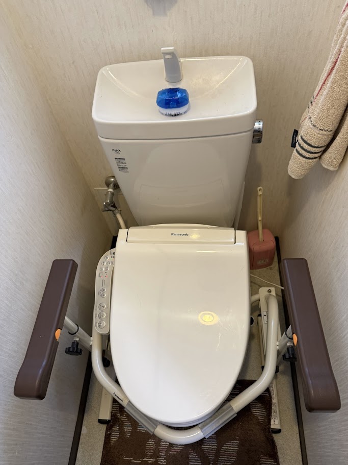 パナソニック温水便座DL-EMX10施工前