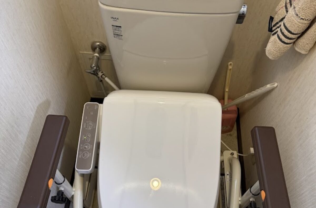 大阪府大阪市住之江区ウォシュレット交換工事リクシルシャワートイレCW-D11