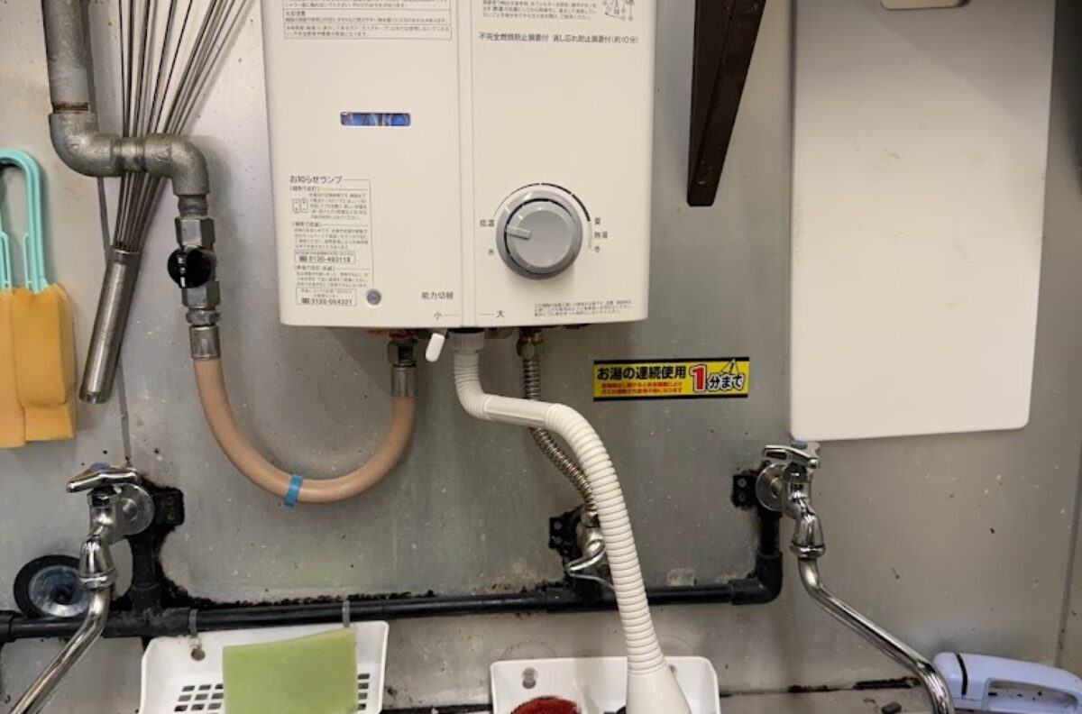 大阪府堺市堺区某店舗給湯器工事リンナイRUS-V51YTB(WH)元止式湯沸し器