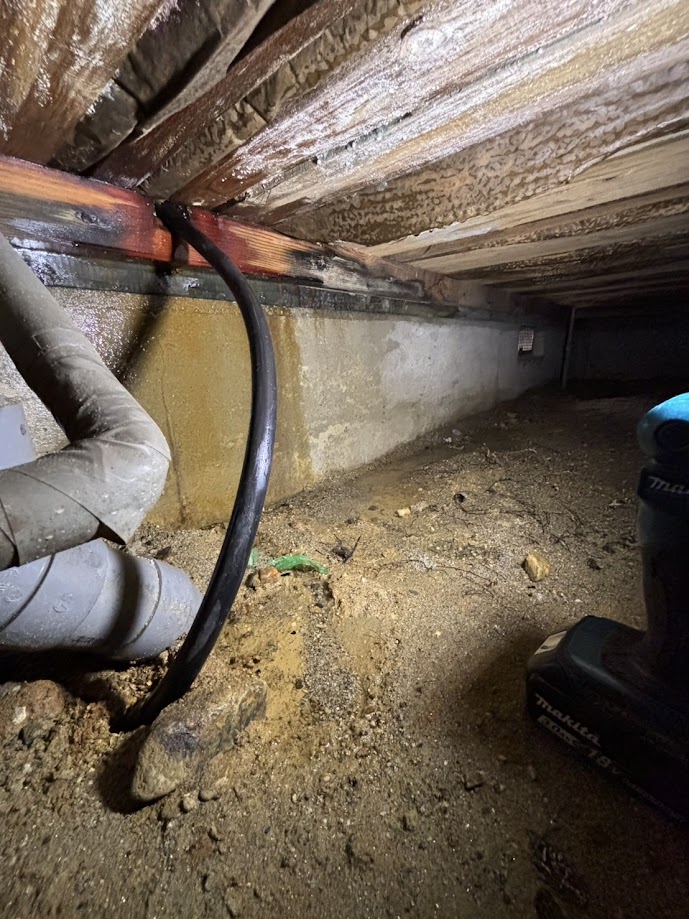 床下給水管水漏れ施工前