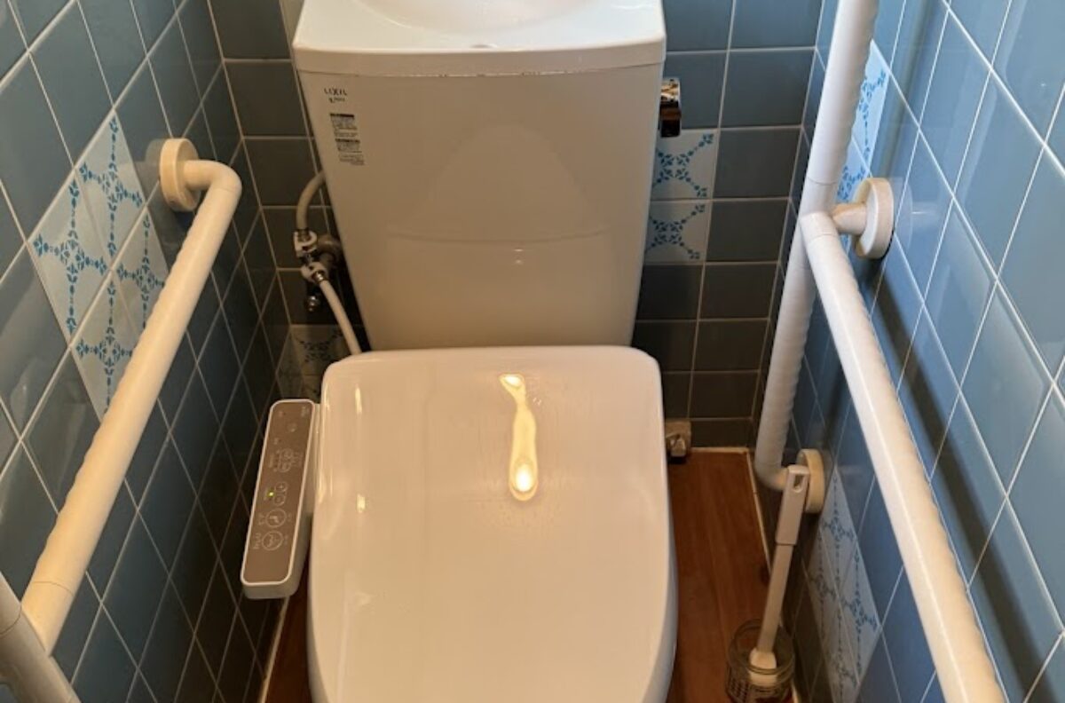 大阪府堺市堺区ウォシュレット交換工事リクシルシャワートイレCW-D11