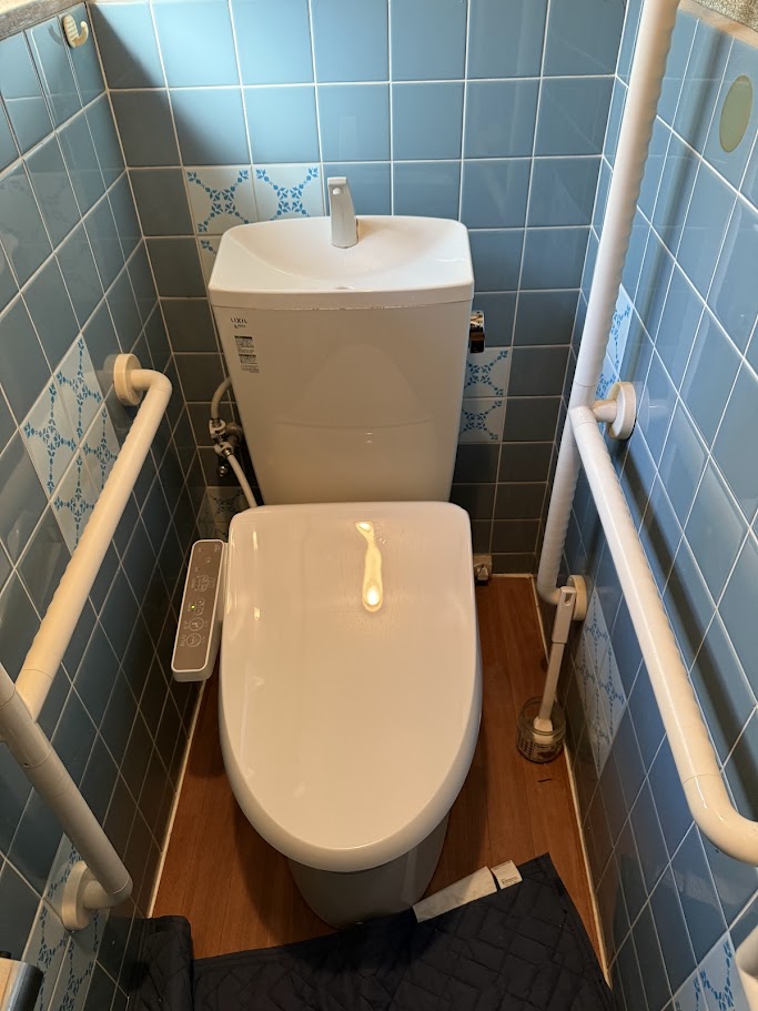 リクシルシャワートイレCW-D11施工後