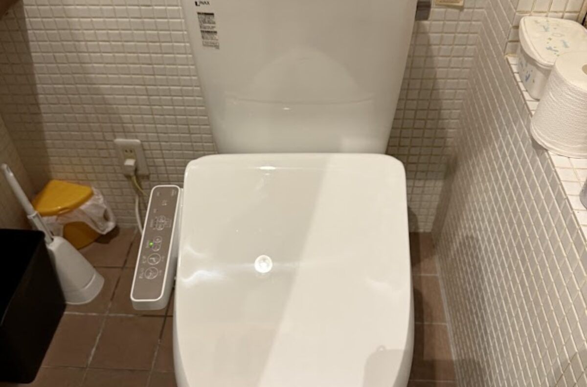 大阪府大阪市中央区ウォシュレット交換工事リクシルシャワートイレCW-D11