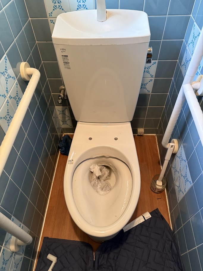 リクシルシャワートイレCW-RK10AH撤去後清掃