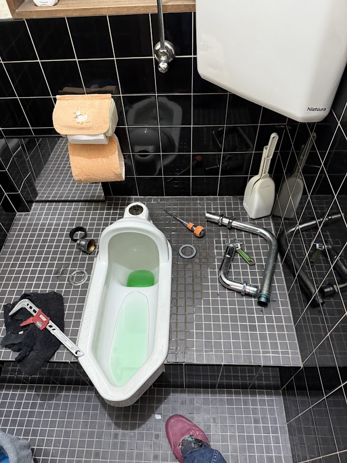 和便器洗浄管及びスパット交換工事既存洗浄管撤去工事