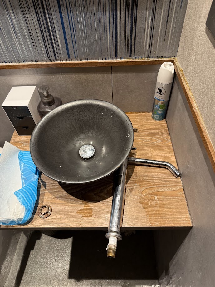 ミズタニバルブ工業トイレ手洗い水栓770042-17H033M取り外し後