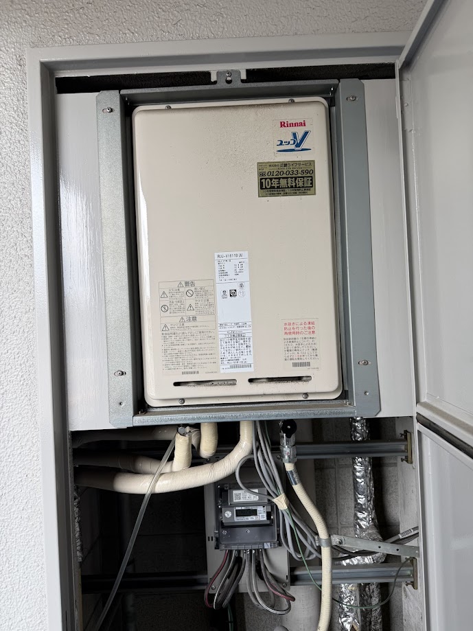 リンナイPS扉内後方排気高温水供給式給湯器RUJ-V1611B(A)給湯器交換工事施工前