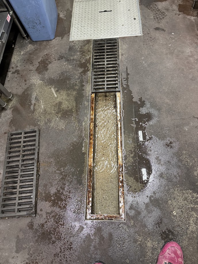 店舗厨房洗浄後施工後