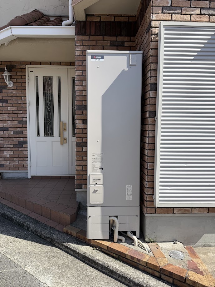 三菱電機電気温水器エコオートタイプSRT-J46CD5施工後