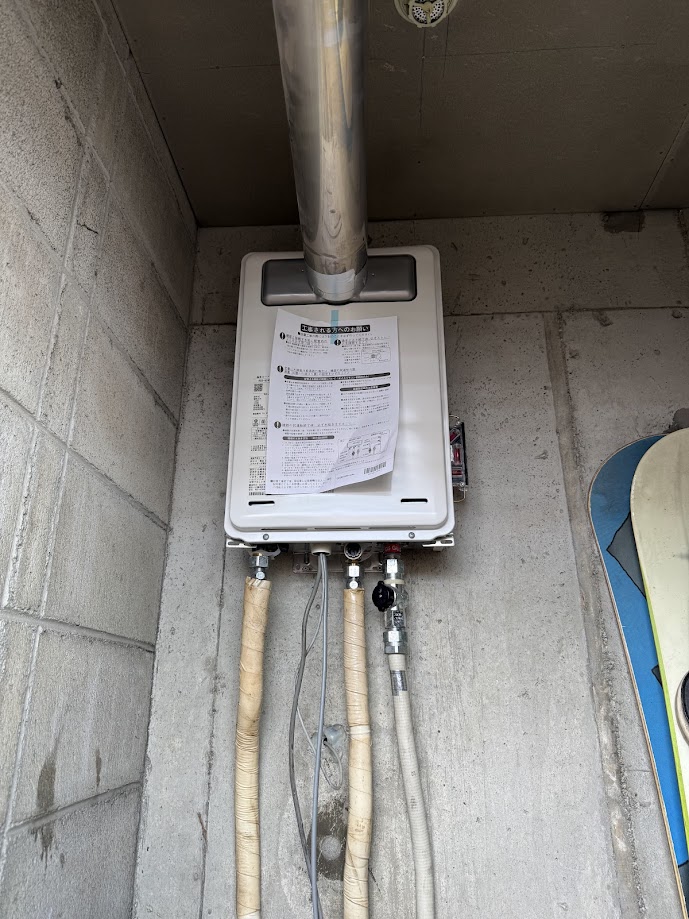 リンナイ給湯専用給湯器PS扉内設置型／PS延長前排気型RUX-A2406T-L施工後