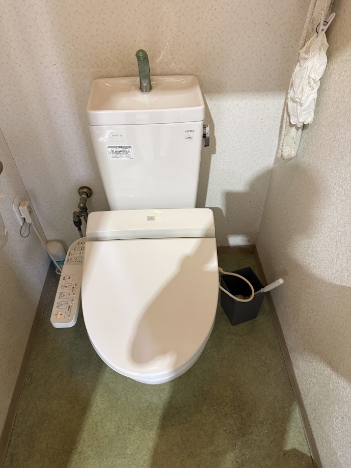 TOTOウォシュレットTCF-6210施工前(3箇所目)
