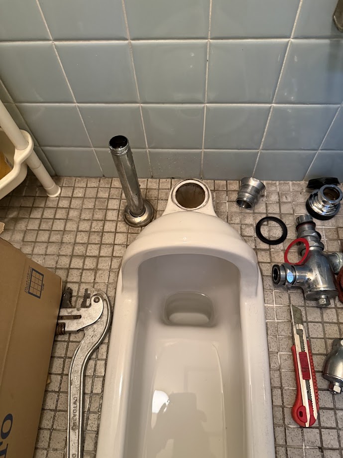 TOTOフラッシュバルブ（大便器洗浄弁25）T150NCR取り外し後