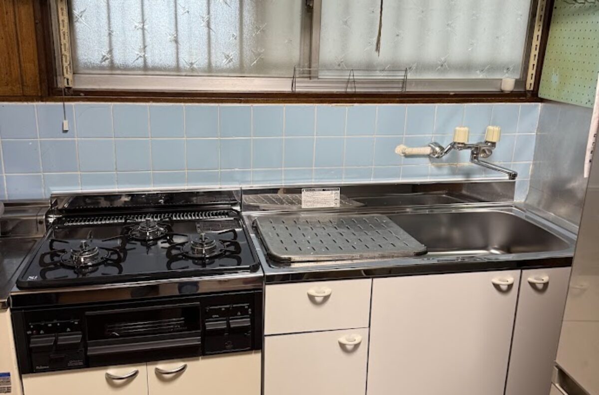 大阪府大阪市住吉区パロマビルトインガスコンロスタンダードトップPKD-N36＋キャビネットPDC-610W-1及びニッサンハローキッチンV56-105(R)交換工事