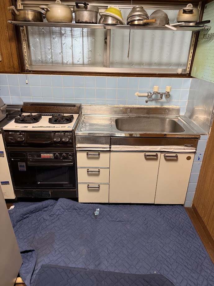 メーカー不明105㎝キッチン及び大阪ガスガスコンロ＋高速オーブン施工前
