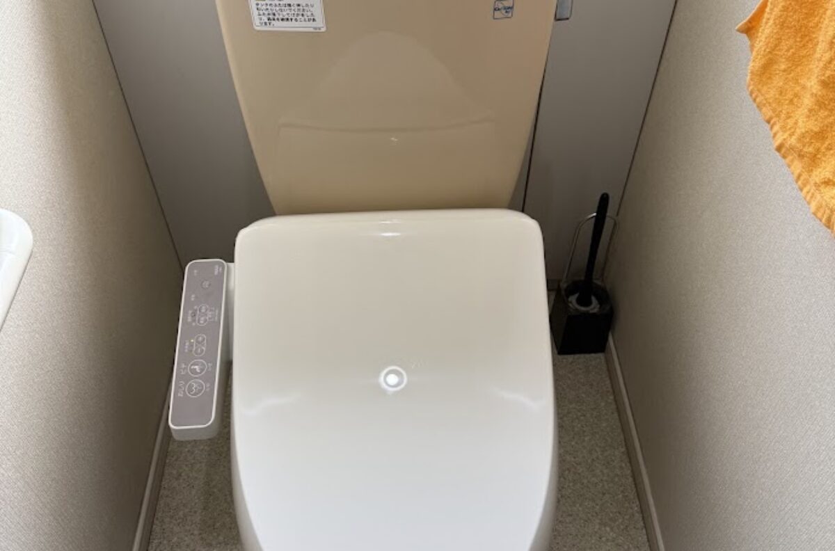 大阪府大阪市西成区リクシルシャワートイレCW-D11ウォシュレット交換工事