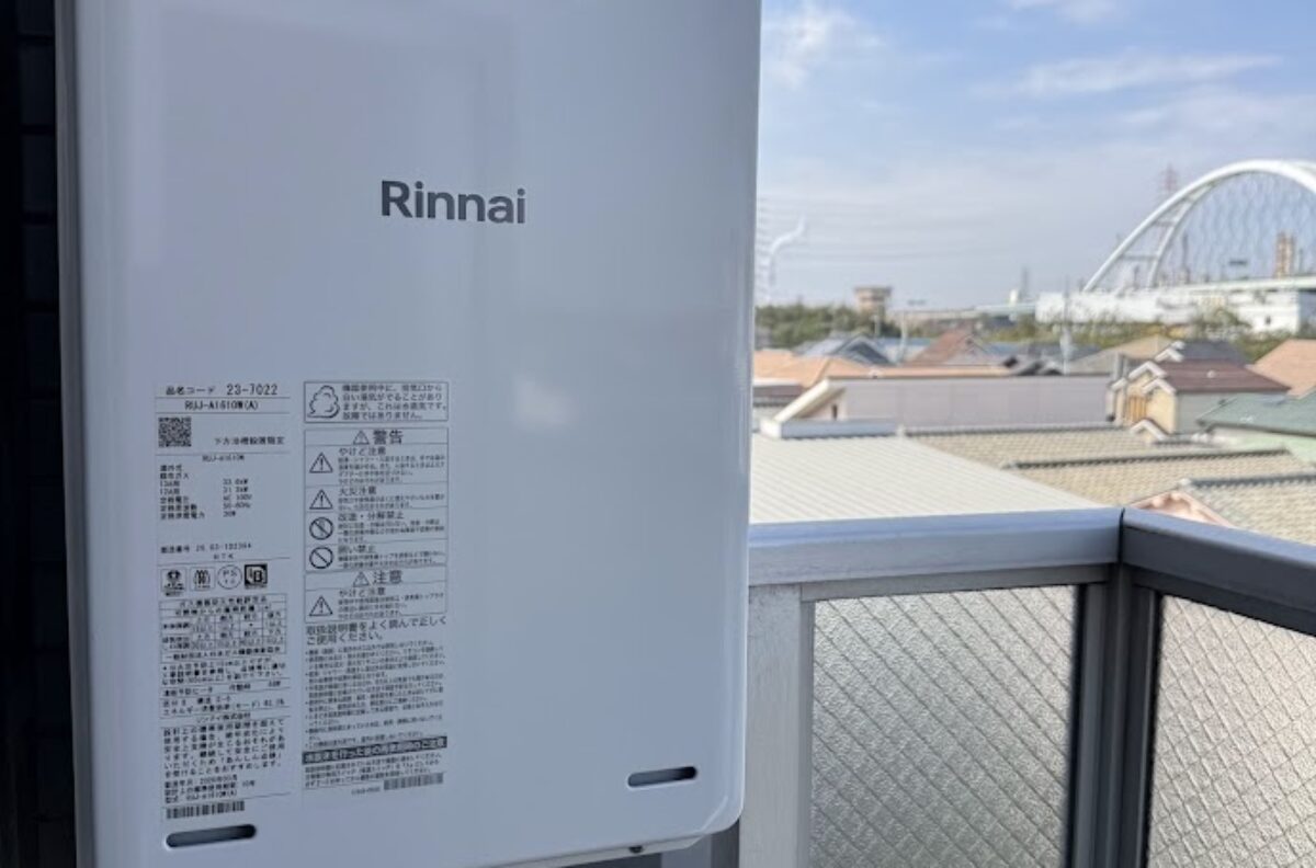 大阪府大阪府堺市西区給湯器交換工事リンナイRUJ-A1610W16号高温水供給式給湯器(高温差し湯タイプ)