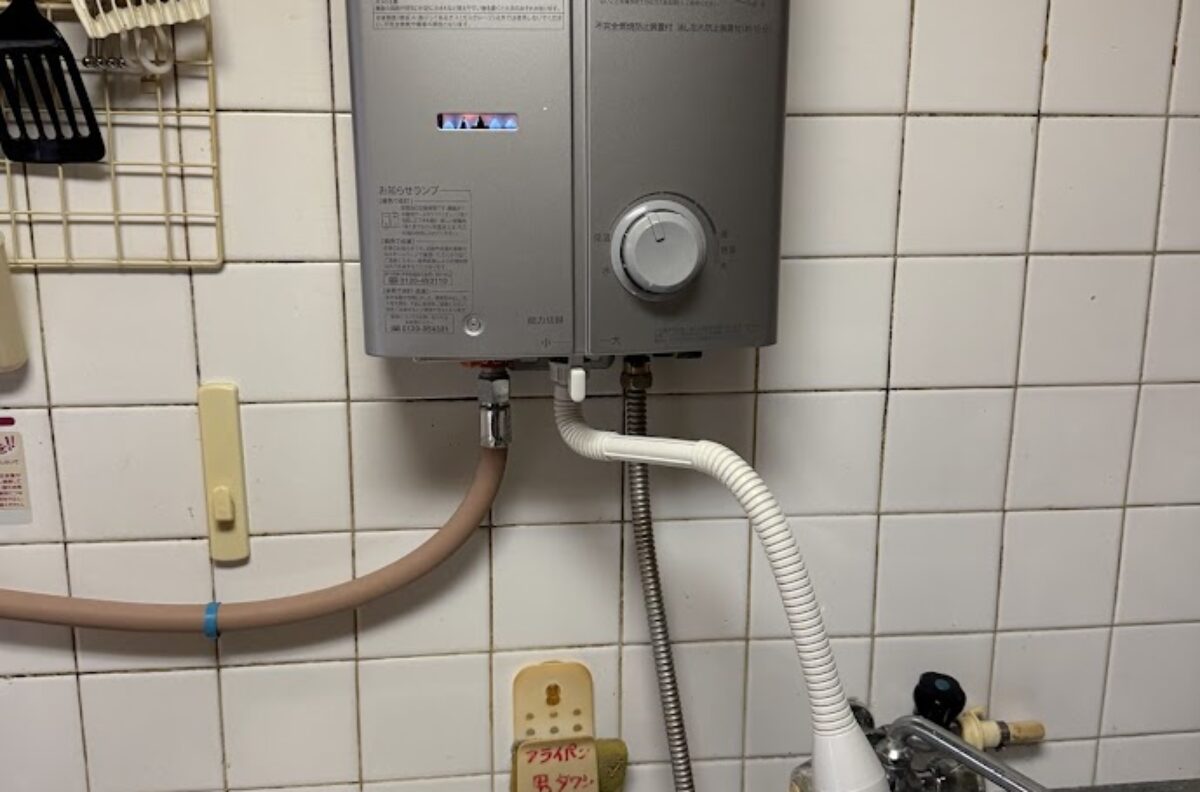 大阪府大阪市生野区リンナイ元止式湯沸し器RUS-V51YTB（給湯器）交換工事