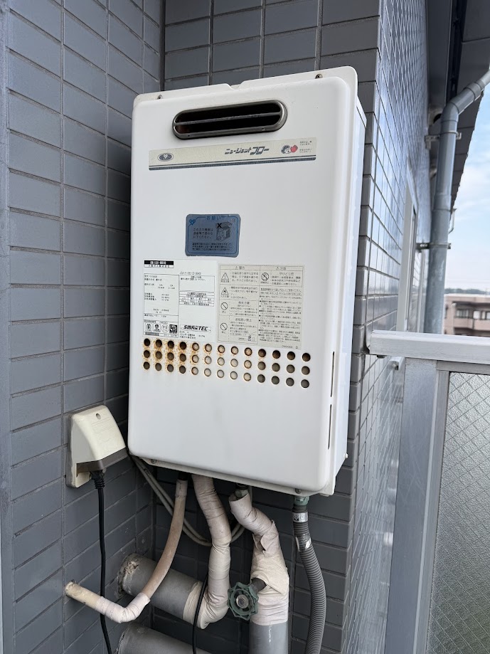 大坂ガス(N)131-H810ハーマンYV1660R　16号高温水供給式給湯器(高温差し湯タイプ)施工後