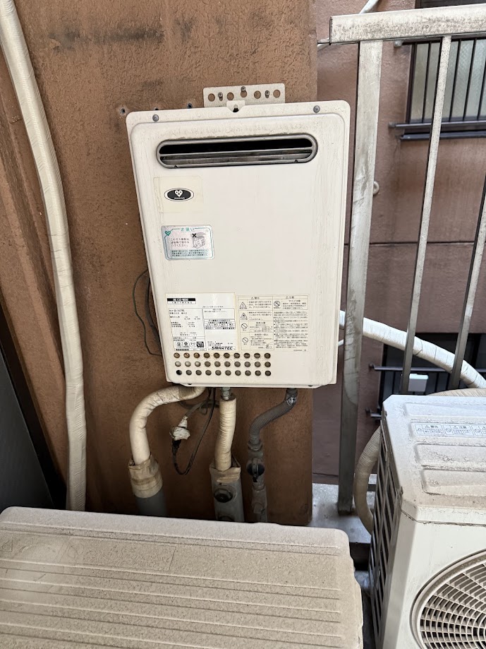 大阪ガス24号給湯専用給湯器(N)133-N800-ノーリツ24号給湯専用給湯器GQ-2437WS施工前