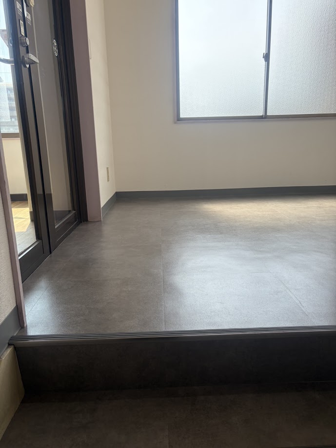 階段踊り場床リフォーム施工後6