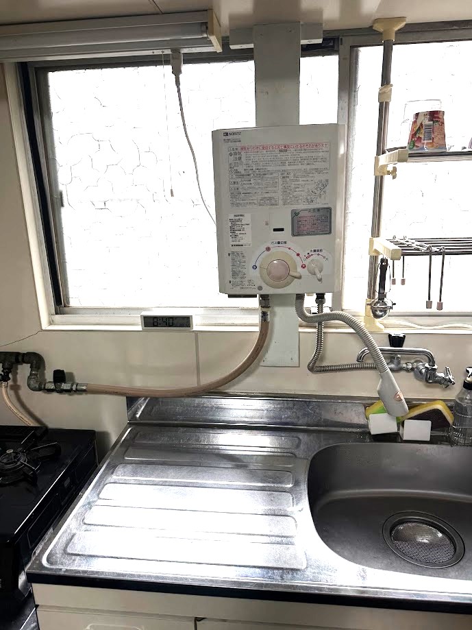ノーリツ瞬間湯沸かし器元止め式GQ-521MW(TG)施工前