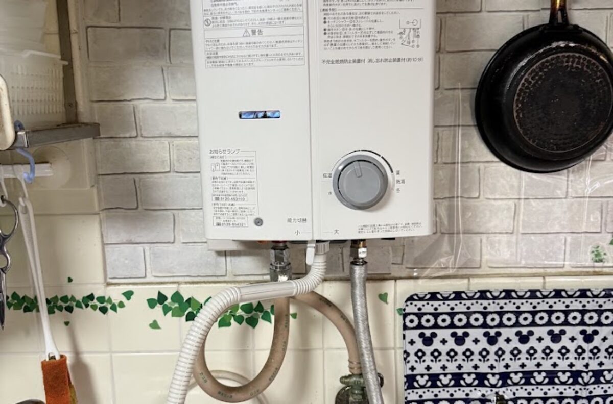 大阪府豊中市リンナイ元止式湯沸し器RUS-V51YTB（給湯器）交換工事