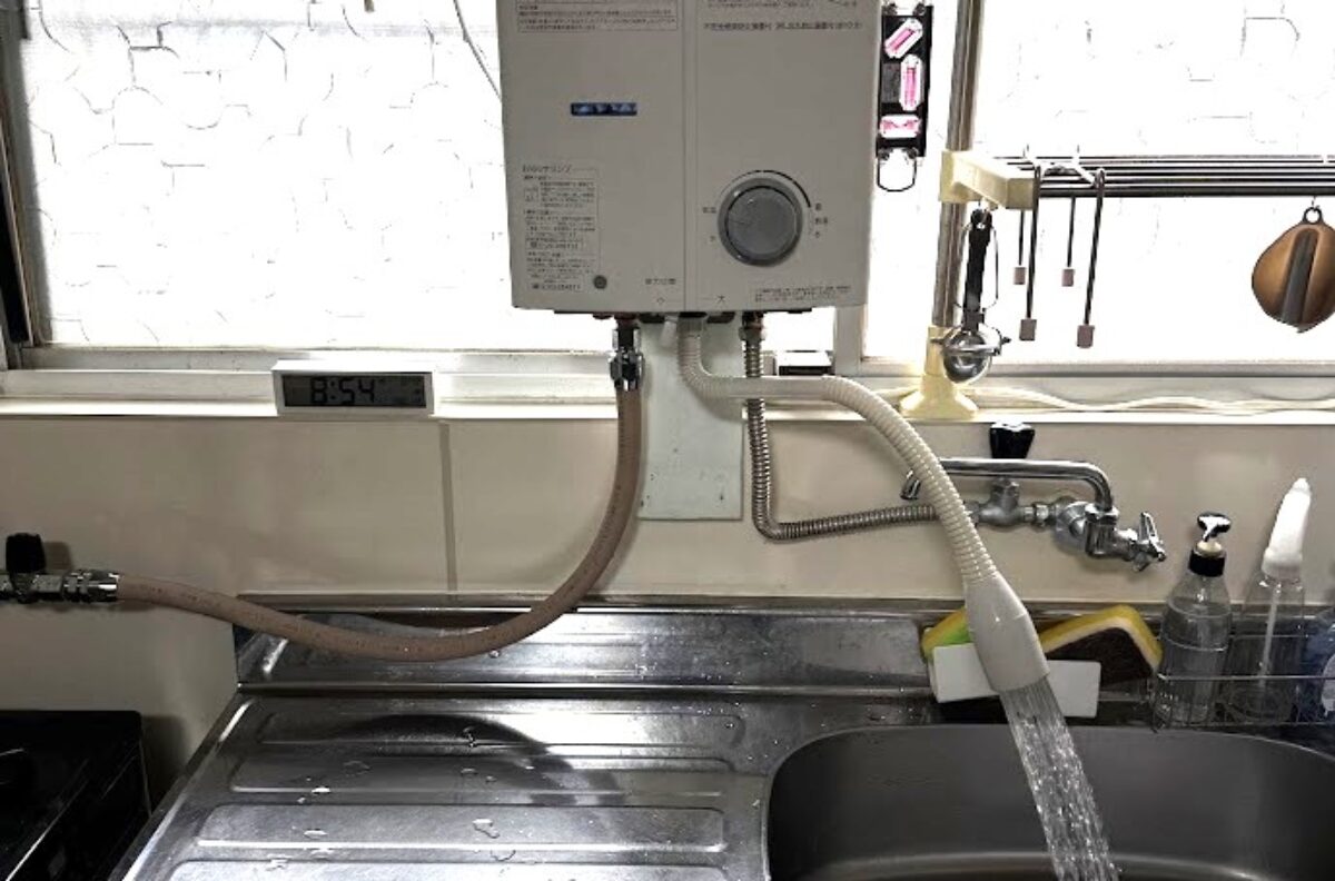 大阪府大阪市住之江区リンナイ元止式湯沸し器RUS-V51YTB（給湯器）交換工事