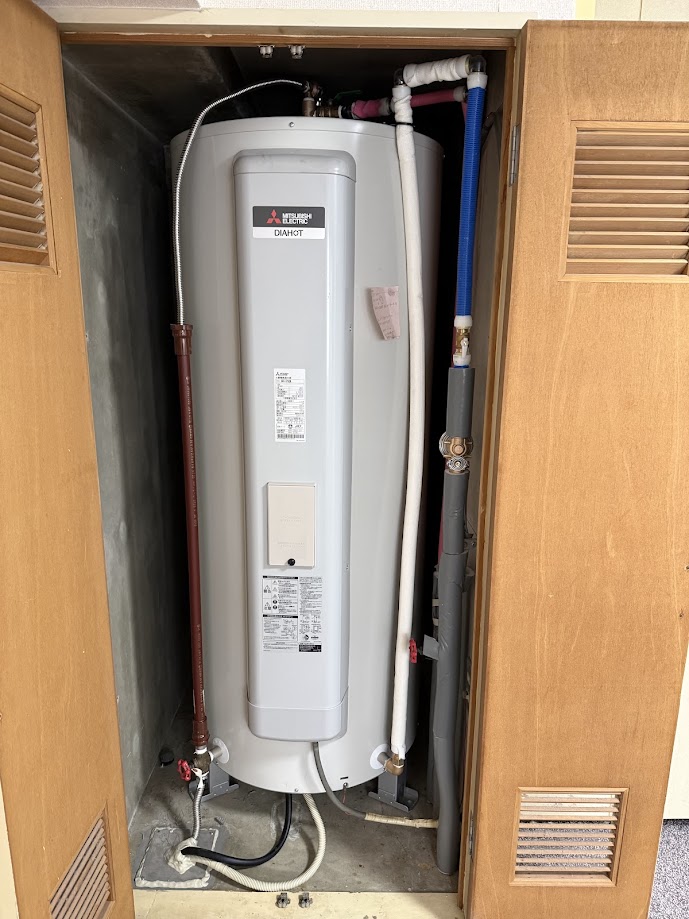 三菱電気温水器 給湯専用タイプ 丸型 SRG-375GM施工後