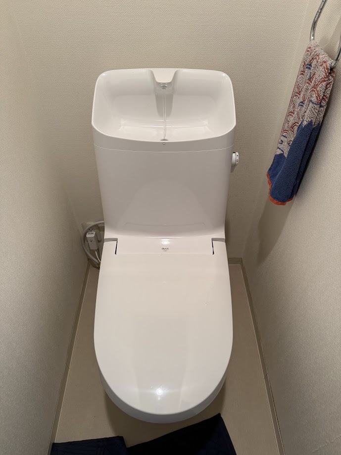 リクシルリフレッシュシャワートイレCZグレードタンク付手洗有DWT-ZC181.BW1)施工後