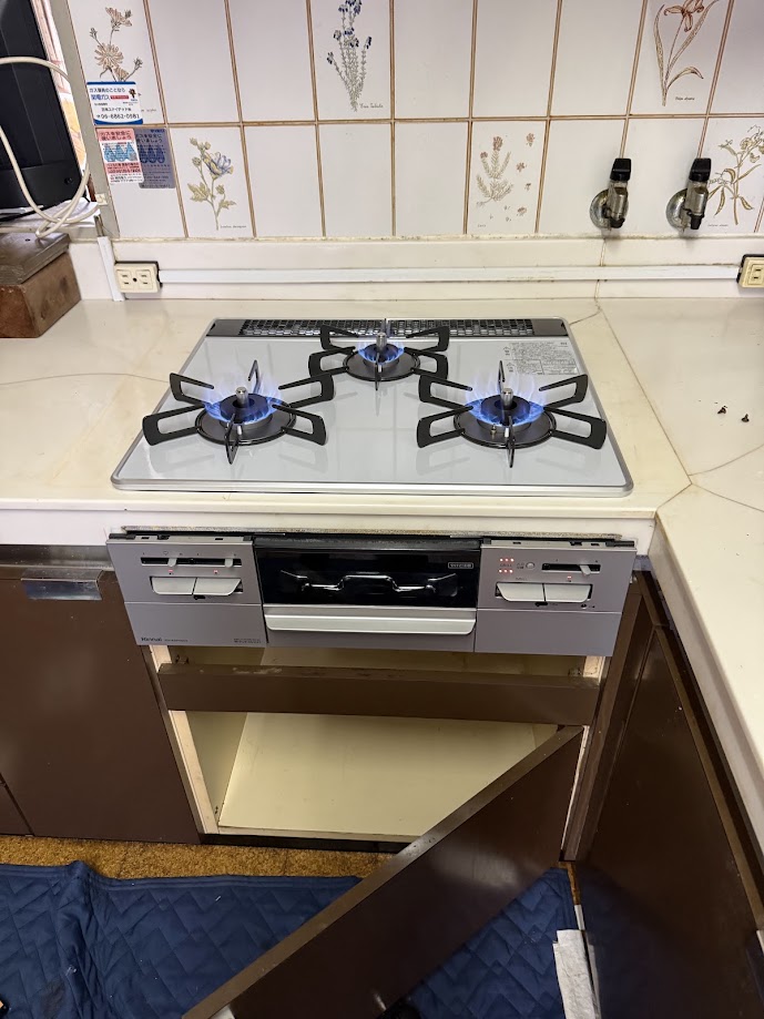 リンナイパールクリスタルトップコンロマイトーンミストグレーRS31W35P49DVW施工後