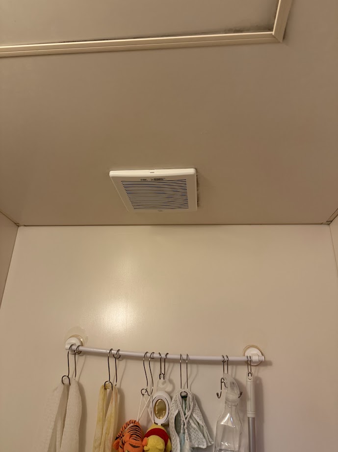 三菱 VD-10ZCC8-C天井埋込形換気扇 丸穴据付タイプ ダクト用換気扇施工後