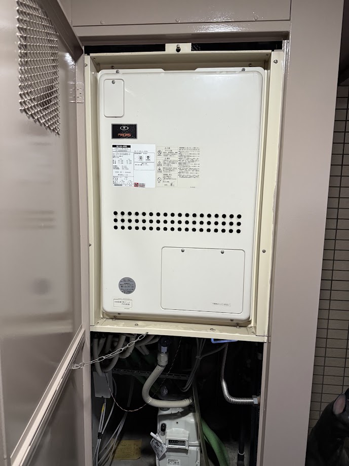 大阪ガス給湯器PS扉内上方排気型FH-4200ARS9SW3Q(N)135-0066ノーリツガスふろ給湯暖房熱源機24号GTH-2413SAWXH-H施工前
